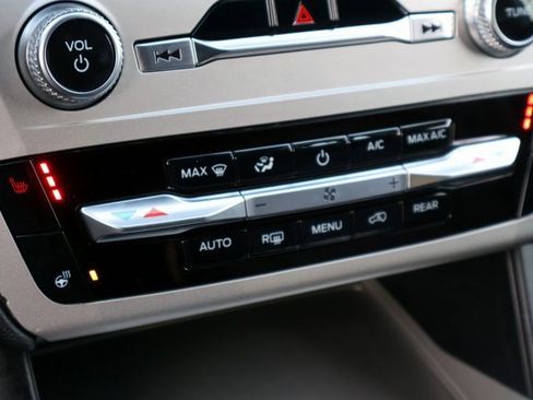 Certified 2022 Ford Explorer XLT w/ Equipment Group 202A image 7