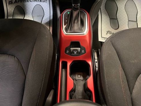 Used 2022 Jeep Renegade Trailhawk image 19