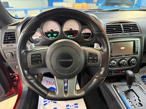 Used 2014 Dodge Challenger SXT image 24