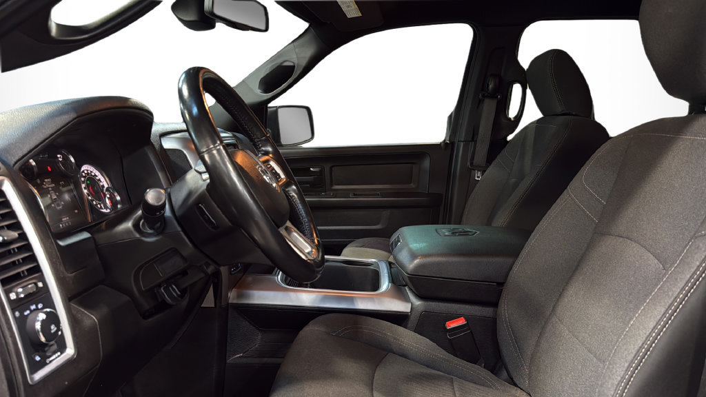 Used 2022 RAM 1500 Express w/ Ceramic Grey Express Package AWD/4WD image 19