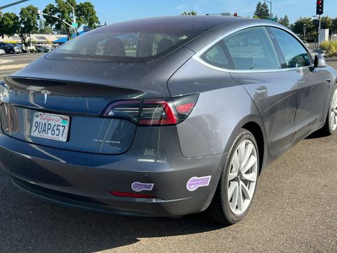 Used 2018 Tesla Model 3 AWD/4WD image 4