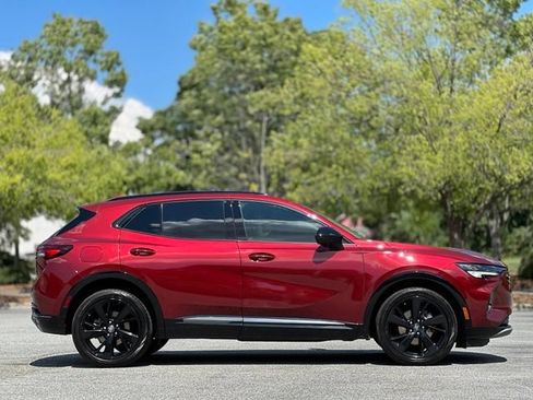 Used 2022 Buick Envision Essence w/ Technology Package II FWD image 4