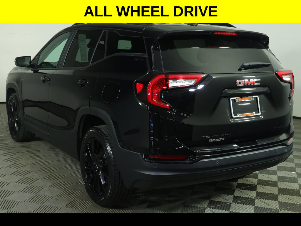Used 2023 GMC Terrain SLE w/ Driver Convenience Package AWD/4WD image 4