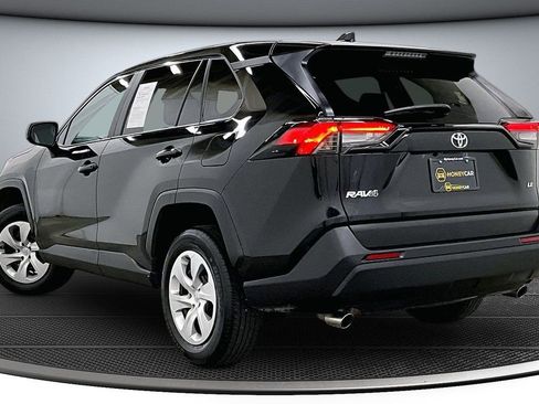 Used 2024 Toyota RAV4 LE FWD image 4