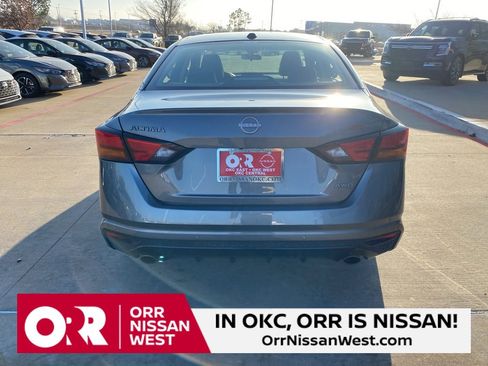 Used 2025 Nissan Altima 2.5 SR image 4