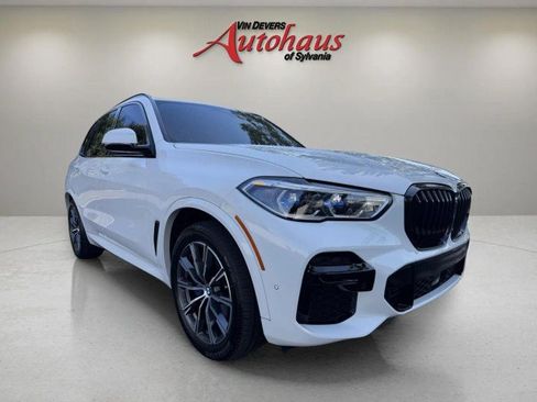 Used 2022 BMW X5 xDrive40i w/ M Sport Package AWD/4WD image 2