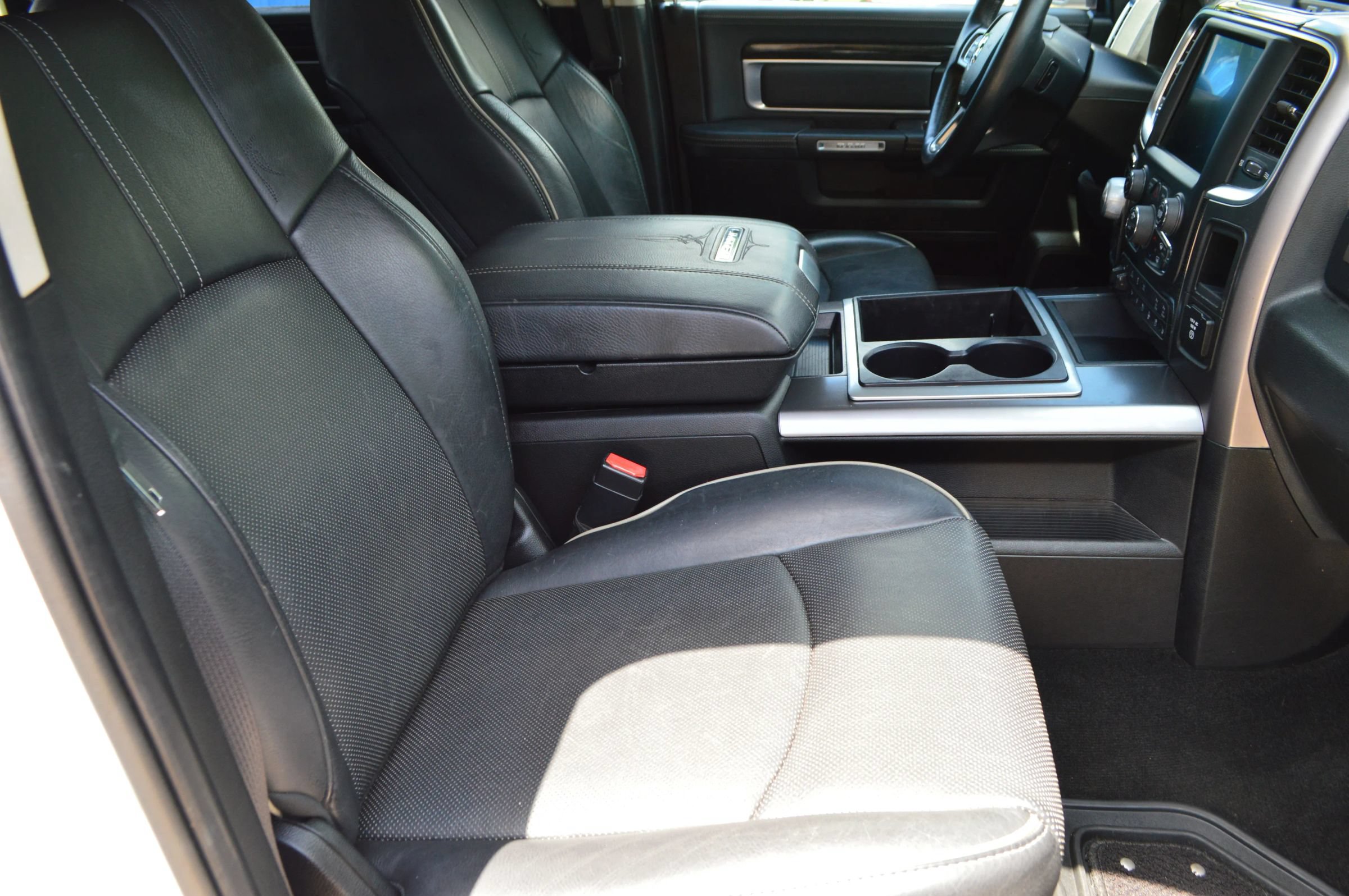 Used 2015 RAM 1500 Limited AWD/4WD image 24