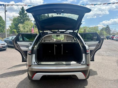 Used 2019 Land Rover Range Rover Velar R-Dynamic SE AWD/4WD image 18