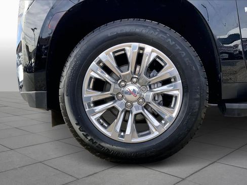 Used 2021 GMC Yukon Denali w/ LPO, Illumination Package image 11