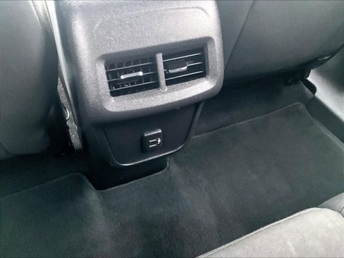 Used 2023 Chevrolet Equinox LT image 27