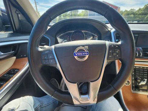 Used 2017 Volvo XC60 T5 Inscription w/ Preferred Option Package AWD/4WD image 19
