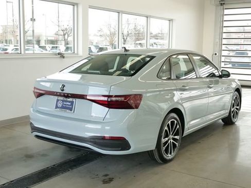 Certified 2025 Volkswagen Jetta Sport image 6
