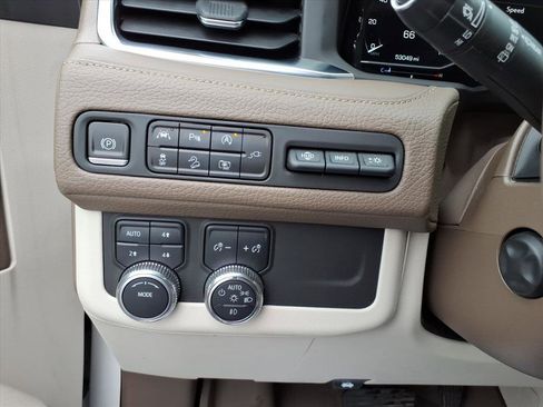 Used 2022 GMC Yukon Denali AWD/4WD image 14