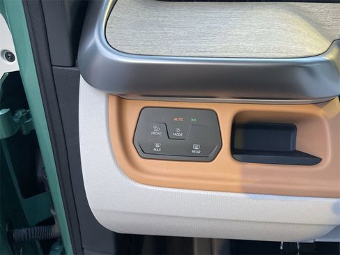 Used 2025 Volkswagen ID. Buzz 1st Edition image 19