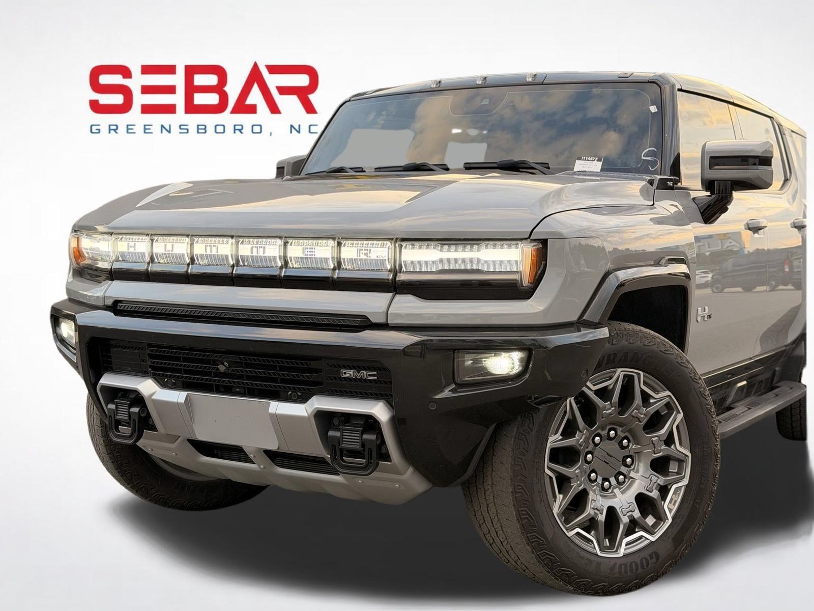 Used 2024 GMC Hummer EV 3X AWD/4WD image 3