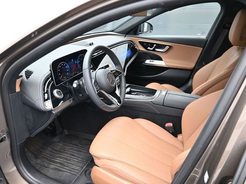 Used 2025 Mercedes-Benz E 350 Sedan image 17