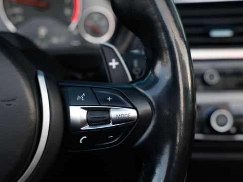 Used 2016 BMW M4 Convertible image 28