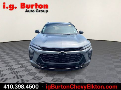 Used 2025 Chevrolet Trax ACTIV w/ Driver Confidence Package FWD image 2