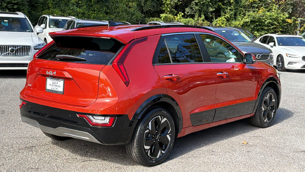 Used 2023 Kia Niro Wave w/ Wave Preserve Package FWD image 4