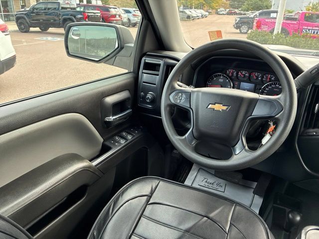 Used 2018 Chevrolet Silverado 1500 Custom w/ Custom Value Package AWD/4WD image 17