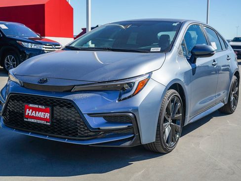 New 2026 Toyota Corolla SE FWD image 3