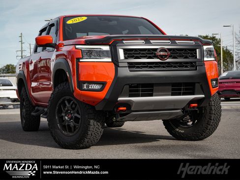 Used 2025 Nissan Frontier PRO-4X w/ Pro Convenience Package image 1