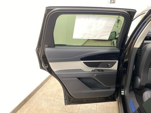 New 2025 Lincoln Nautilus Reserve image 8