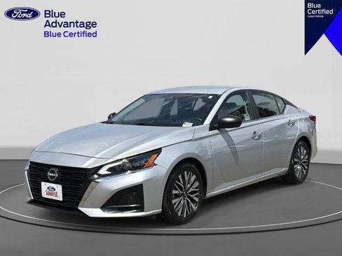 Used 2025 Nissan Altima 2.5 SV FWD image 1