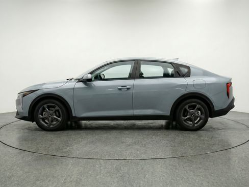 Used 2025 Kia K4 FWD image 5