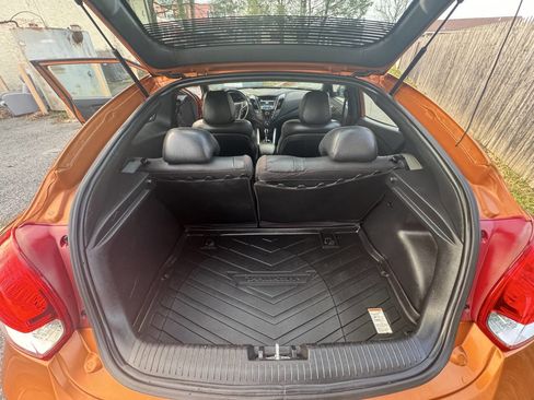 Used 2016 Hyundai Veloster Turbo image 17