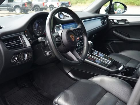 Used 2024 Porsche Macan AWD/4WD image 28