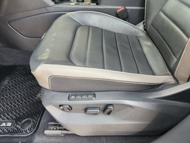 Used 2021 Volkswagen Atlas SEL Premium AWD/4WD image 24