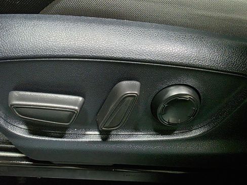 Used 2024 Toyota Tacoma TRD Sport w/ TRD Sport Upgrade Package image 17