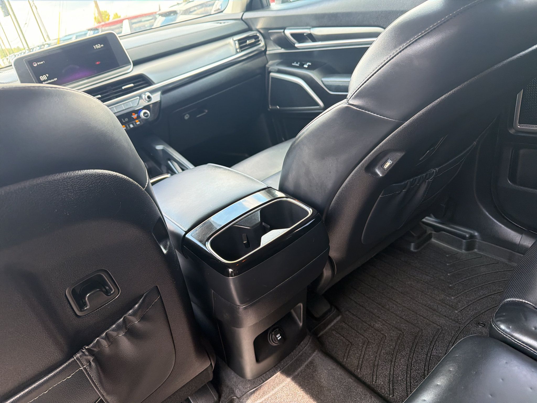 Used 2022 Kia Telluride LX FWD image 19