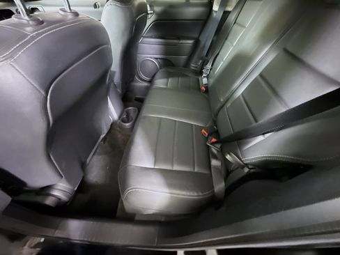 Used 2016 Jeep Patriot High Altitude FWD image 24