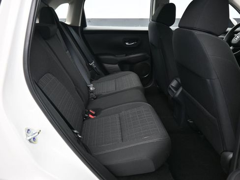 Certified 2025 Honda HR-V LX image 37