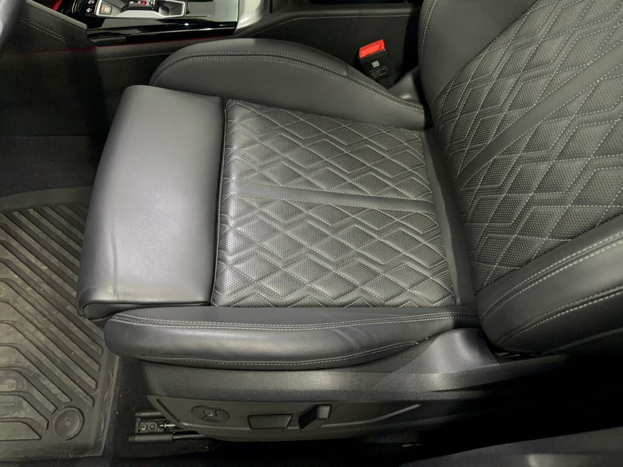 Used 2025 Audi SQ5 Premium Plus w/ Premium Plus Package AWD/4WD image 16