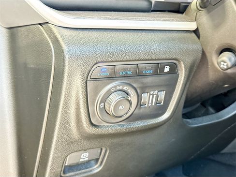 Used 2022 Jeep Grand Cherokee Limited 4xe w/ Luxury Tech Group II image 13