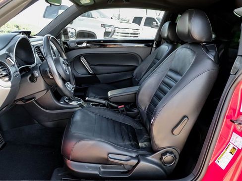 Used 2014 Volkswagen Beetle R-Line image 29