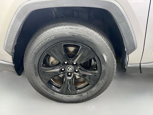 Used 2019 Toyota RAV4 XLE image 13