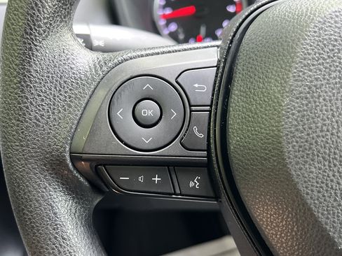 Used 2022 Toyota RAV4 LE FWD image 20