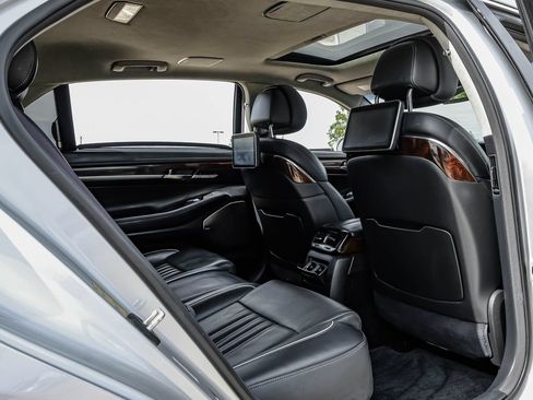 Used 2019 Genesis G90 5.0 Ultimate RWD image 41