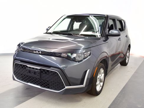 Used 2024 Kia Soul LX w/ Option Group 015 FWD image 4