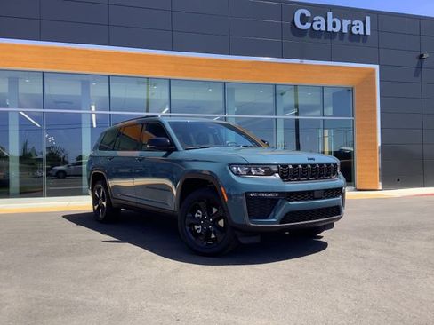New 2026 Jeep Grand Cherokee L Limited AWD/4WD image 2