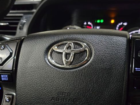 Used 2020 Toyota 4Runner Venture image 21
