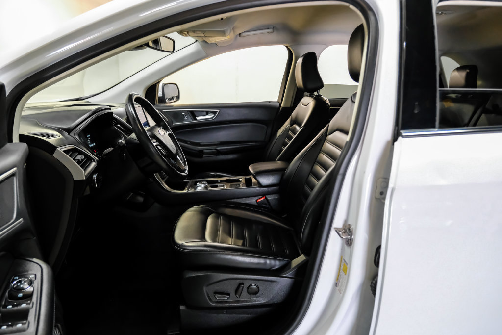 Used 2024 Ford Edge SEL w/ Convenience Package AWD/4WD image 4