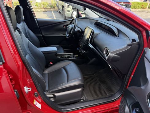 Certified 2021 Toyota Prius Prime Limited FWD image 22