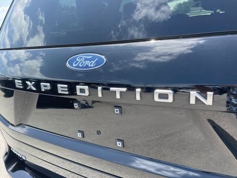 Used 2025 Ford Expedition Active AWD/4WD image 13