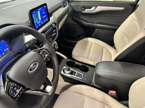 Used 2022 Ford Escape SEL w/ Technology Package image 16