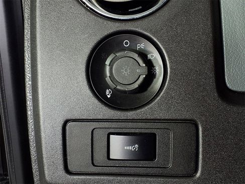 Used 2011 Ford F150 XLT image 24